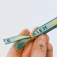 Tip! How to attach a smart bead stopper to ribbon with text