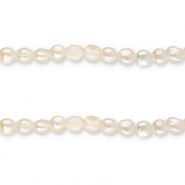 TQ Freshwater pearls nugget round 8-9mm Natural White
