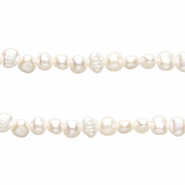 TQ Freshwater pearls nugget Natural White