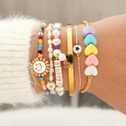 Inspirational Sets Make these fun jewellery pieces with acrylic letter beads