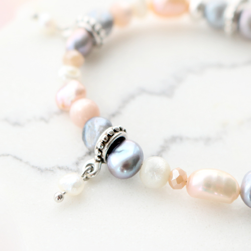 Trendy jewellery with classic freshwater pearls for a classic look