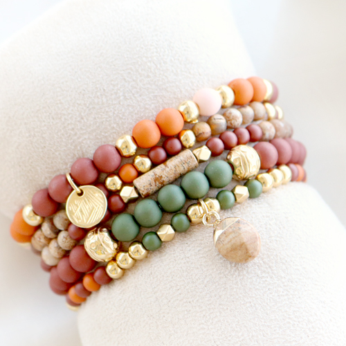 Easily create this cute jewellery yourself with acrylic beads: