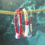 Design various pieces of jewellery with acrylic beads