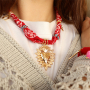 This is how you make jewellery with bandanas
