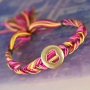 Create trendy bracelets? Take a look at the inspiration of this hip cord!