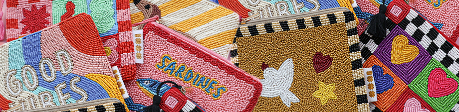 Discover the handcrafted BY31® pouches from India Discover the handcrafted BY31® pouches from India